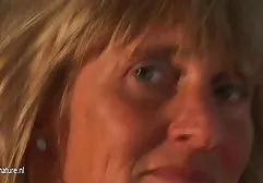 Zwei schwarze Mädchen haben am Ende des Tages einen lesbischen Fick mein erster tittenfick