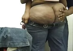 Ein wunderschöner Anblick von tittenfick pov Koketten-Masturbation