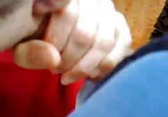 Fahrerschwanz bekommt im Auto tittenfick privat einfach einen fantastischen Blowjob von einem reifen Beifahrer