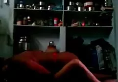Reife Geschäftsfrau in der super tittenfick noblen Wäsche fickt ihren tapferen Nachbarn