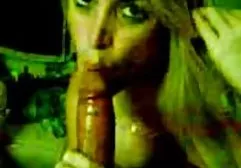 Sexy reife Blondine drückt alles tittenfick blasen Sperma aus dem Phallus ihres Geliebten