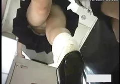 Der reife Pornostar tittenfick geil ist in einen geilen Fick mit zwei Liebenden gleichzeitig verwickelt