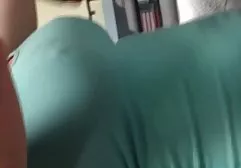 Großer schwarzer Mann in der Aufmerksamkeit von ebony tittenfick zwei Mädchen