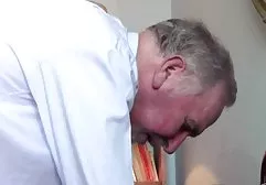 Pornostar schreit tittenfick abspritzen vor Freude immer dick