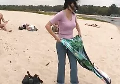 Junge Dame teilte ein schwarzes Mitglied mit ihrer bh tittenfick Freundin