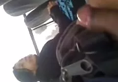 Reife Lehrerin liebt es, eine Lektion zu leiten und sich lustvoll auszuziehen, um ihre Möse zu hentai tittenfick zeigen