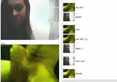 Das junge Pornomodel tanzt tittenfick durch bh bekanntermaßen Striptease an einer Stange und fickt mit Brille