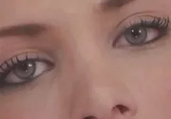 Wilde junge Lesben benutzen Glasvibrator zum gemeinsamen Sex big tittenfick