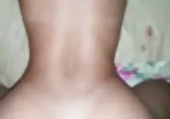 Asiatisches Pornomodel xxx tittenfick und ihr Pissen