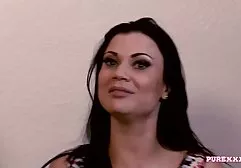 Pornostar hat es geschafft, Sex zu haben, tittenfickpornos während ihr Mann betäubt wurde
