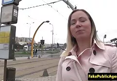 Pornostar mit Gast geiler busenfick Sexkultur diskutiert