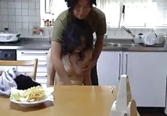 Shaggy Pussy und engen Arsch eingeführt, um die gina wild tittenfick Penetration zu verdoppeln