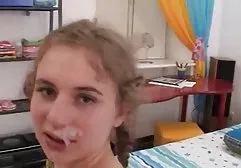 Der reife Pornostar brachte ihre Geliebte zu sich nach tittenfick porn Hause und verlangt, sie in alle Löcher zu ficken