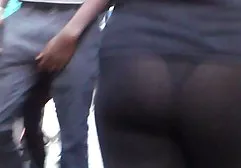 Junges Pornomodel bezahlt Sex gina wild tittenfick für die Reparatur ihres Laptops